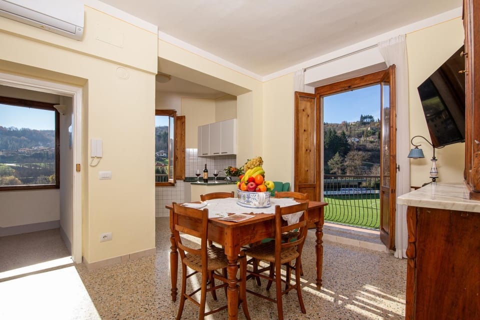 TV and multimedia, View (from property/room), Balcony/Terrace, Kitchen or kitchenette, Living room, Seating area, Dining area, Evening entertainment