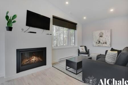 Archibald - Cozy avec spa, sauna, piscine Chalet in Quebec
