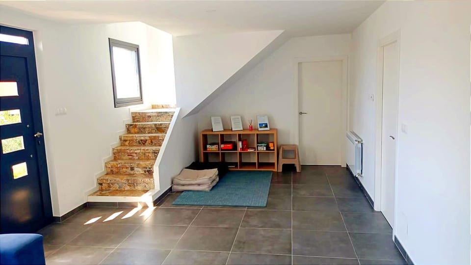 Communal lounge/ TV room