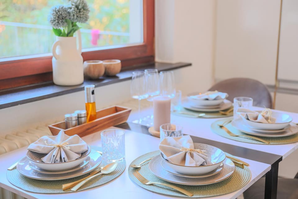 Dining area, kitchen