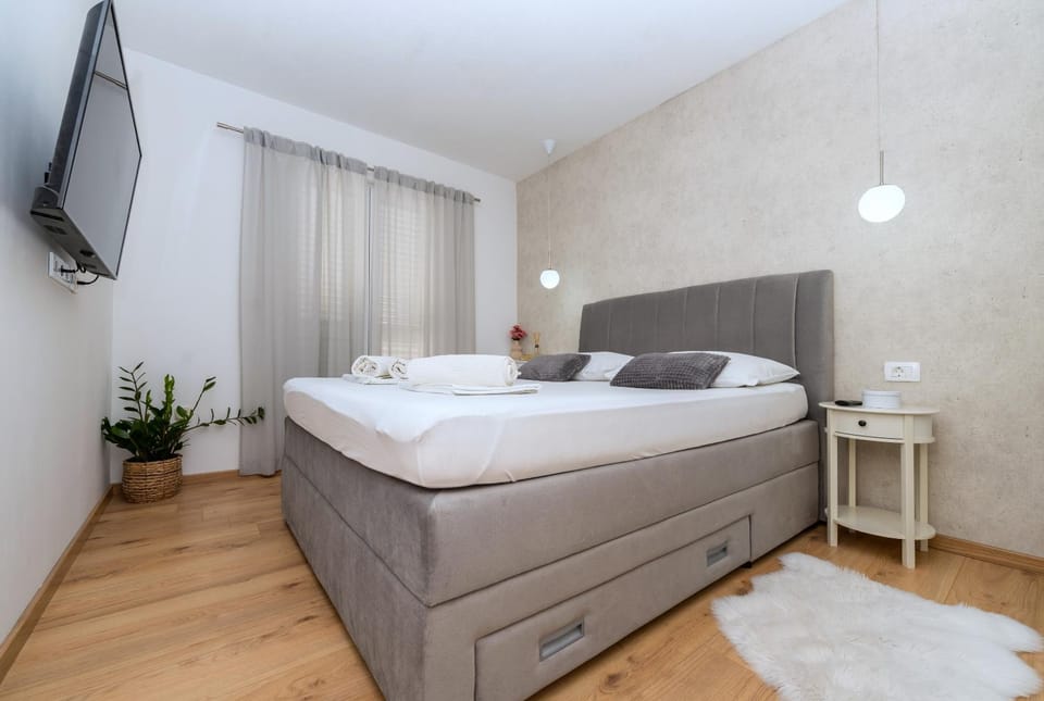 Apartment Mirjana Apartment in Makarska