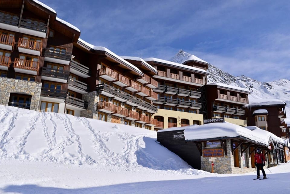 Résidence Andromede - Appartement fonctionnel · Skis aux pieds · Vue pistes MAE-6651 Apartment in Mâcot-la-Plagne
