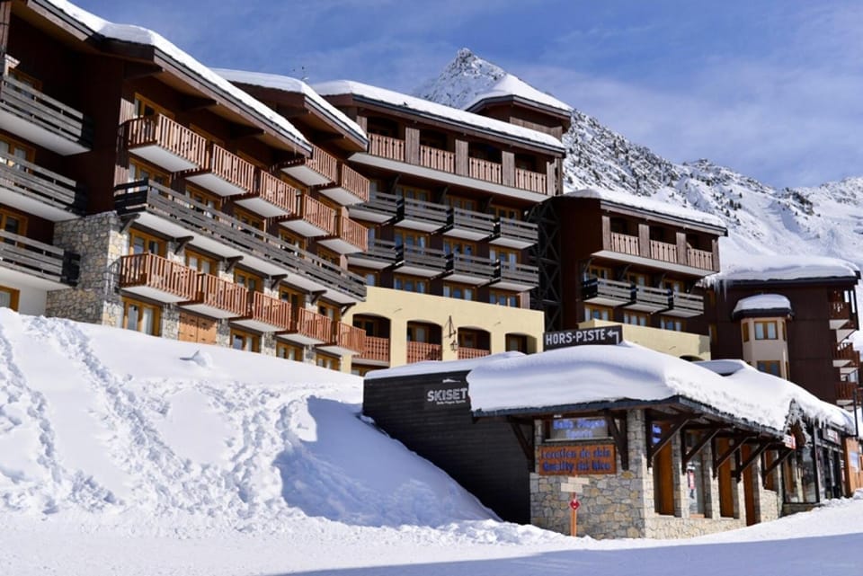 Résidence Andromede - Appartement fonctionnel · Skis aux pieds · Vue pistes MAE-6651 Apartment in Mâcot-la-Plagne