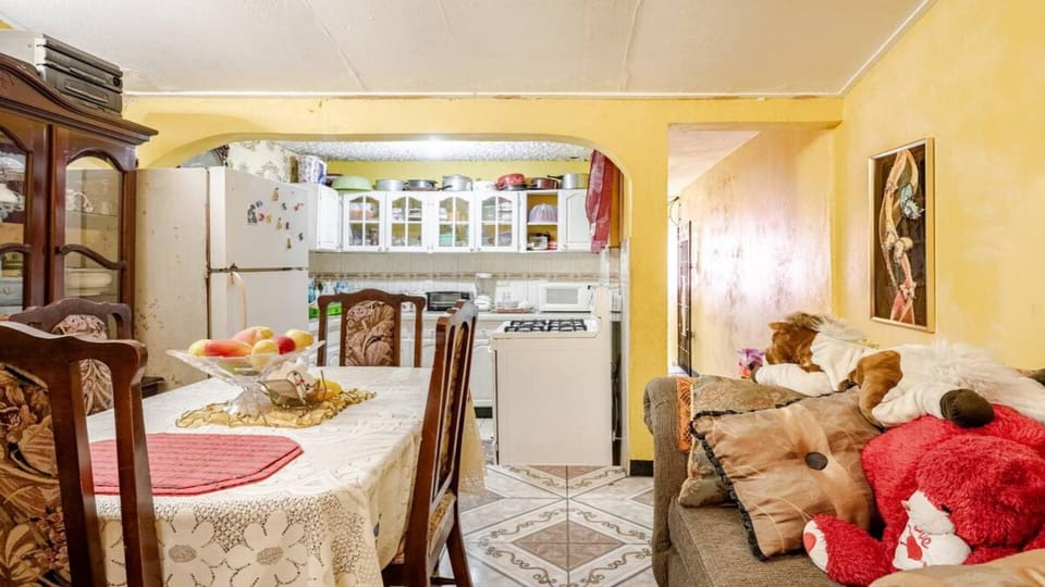 Kitchen or kitchenette, Living room, Seating area, oven, stove