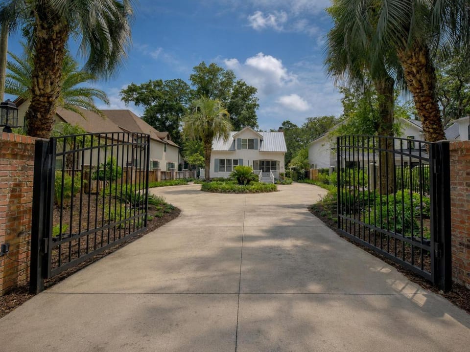Saltwater Oaks House in Saint Simons Island