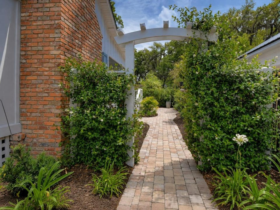 Saltwater Oaks House in Saint Simons Island
