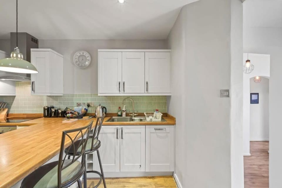 Modern Flat on The Hoe w Private Parking Apartment in Plymouth