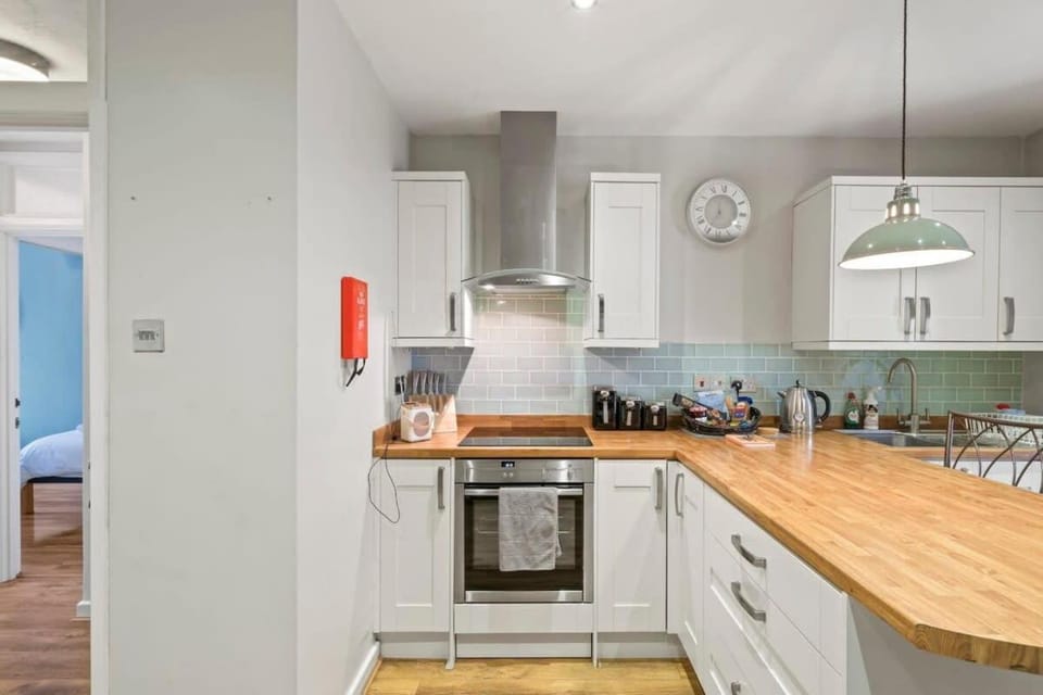 Modern Flat on The Hoe w Private Parking Apartment in Plymouth