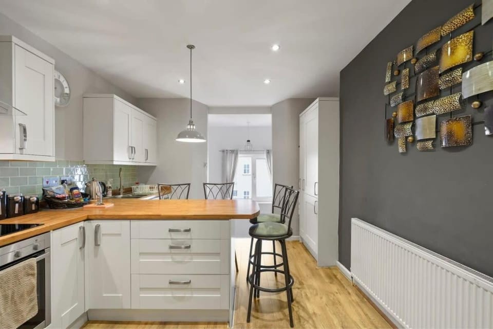 Modern Flat on The Hoe w Private Parking Apartment in Plymouth
