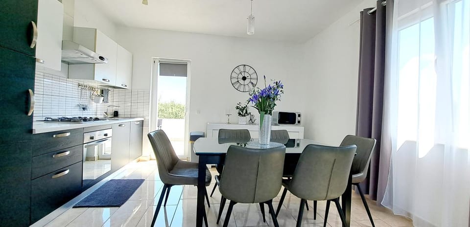 Balcony/Terrace, Dining area, kitchen