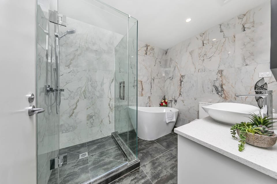 Shower, Toilet, Bathroom, Bath