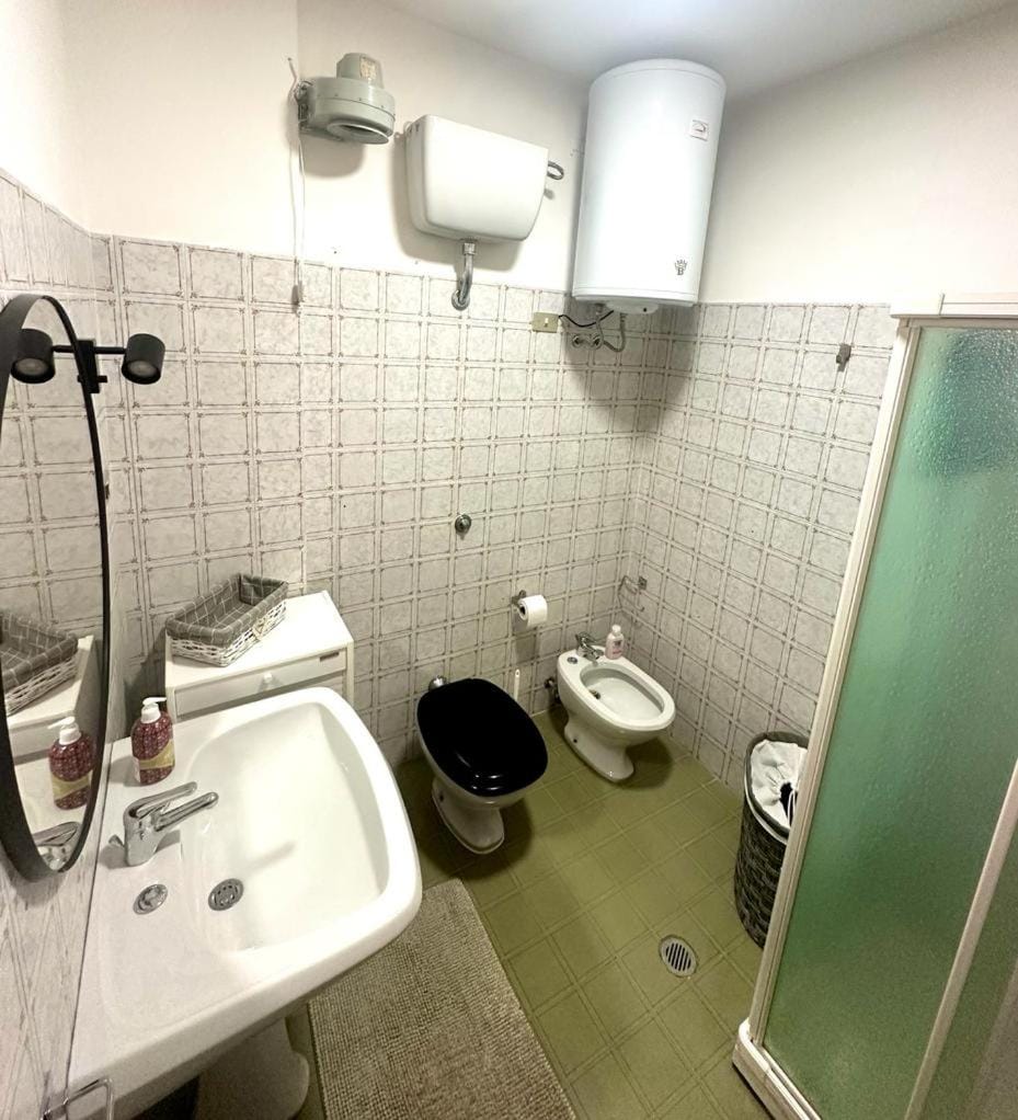 Shower, Toilet, Bathroom, bidet