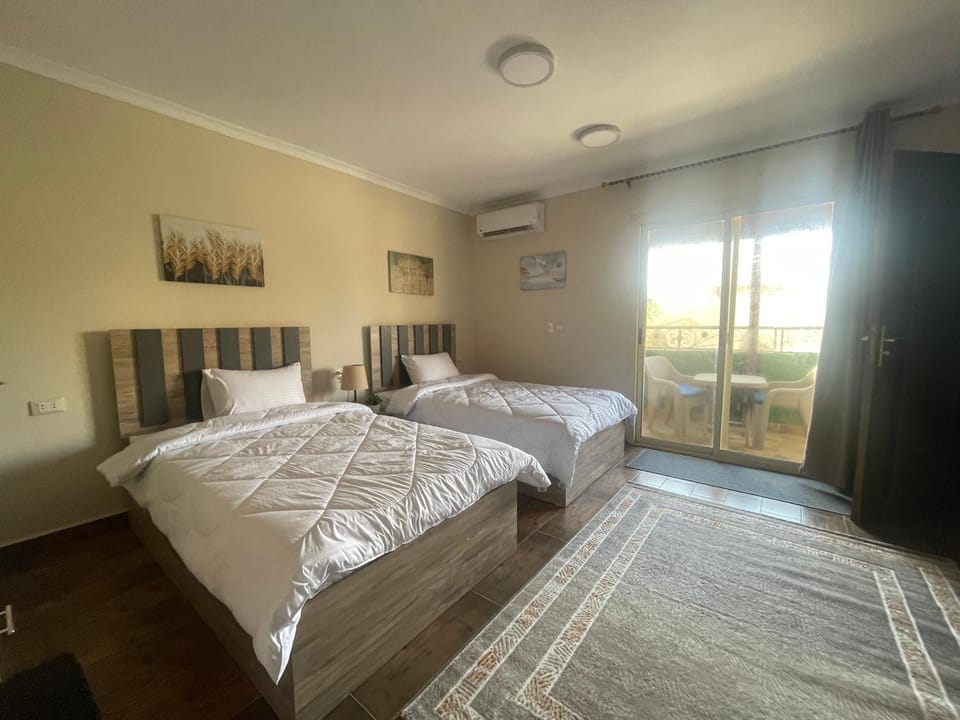 Bed, Photo of the whole room, Bedroom, air conditioner