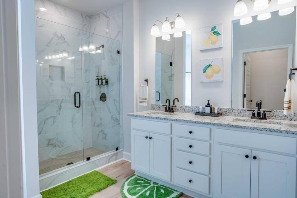 Shower, Bathroom, towels