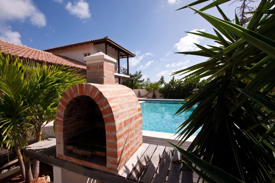 Kas Vis with Private Pool in Upscale Punt Vierkant Villa in Venezuela