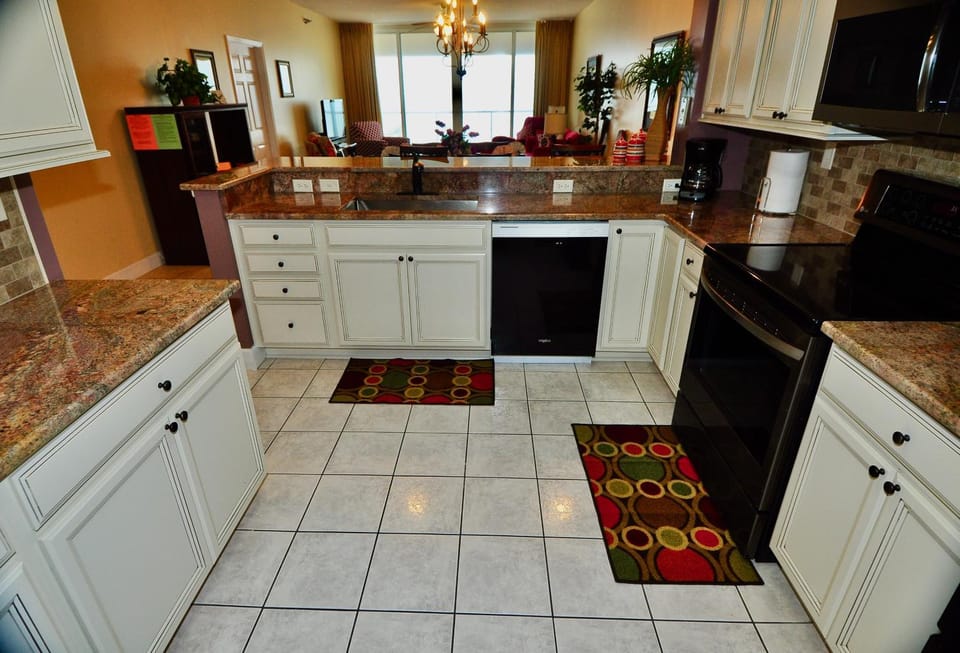 Kitchen or kitchenette, dishwasher, minibar, oven, pet friendly, stove
