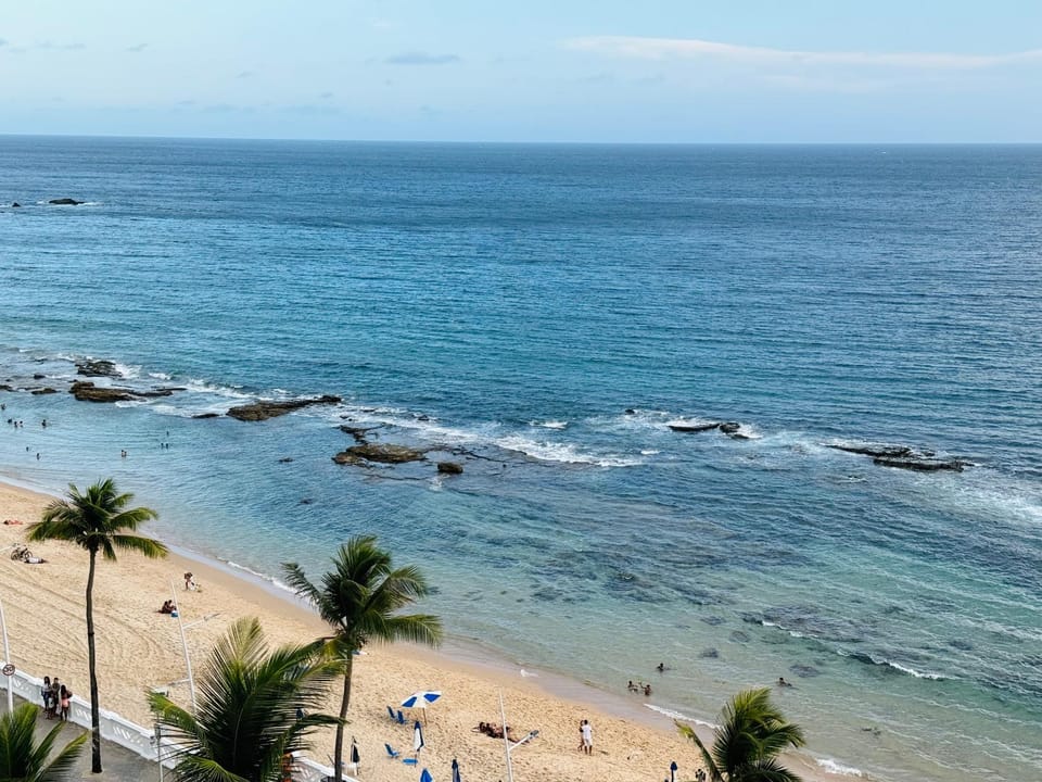 Belíssimo apartamento vista mar na Barra. Diretamente no circuito do Carnaval - Em frente a praia Apartment in Salvador