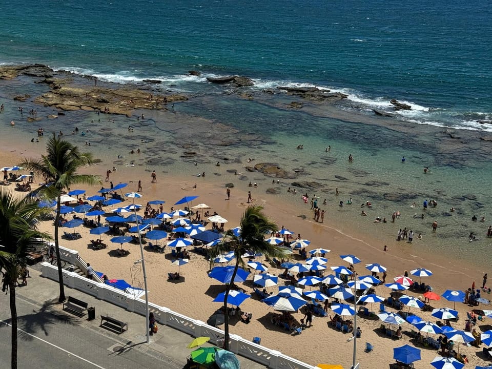 Belíssimo apartamento vista mar na Barra. Diretamente no circuito do Carnaval - Em frente a praia Apartment in Salvador
