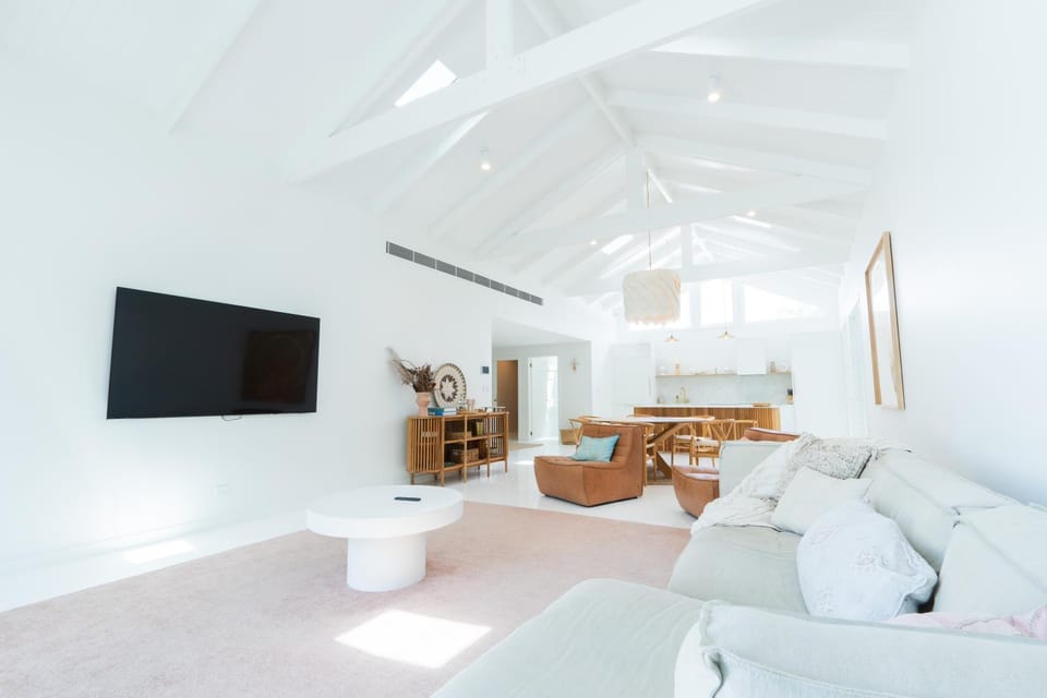 Communal lounge/ TV room, TV and multimedia, Living room, Seating area