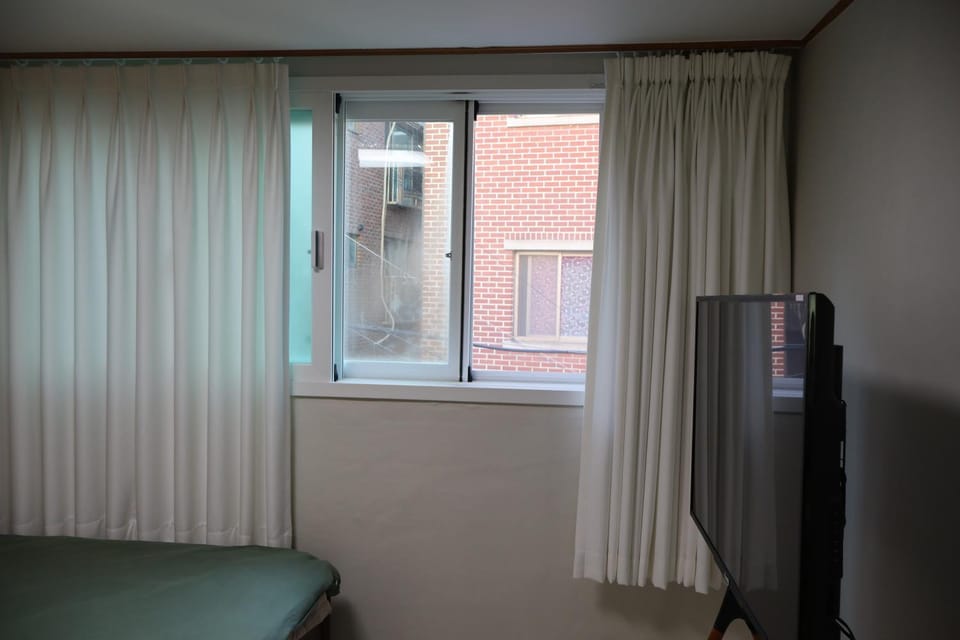 Clover Stay, 2BR,1BA,mapo, free-wifi, Apartment in Seoul