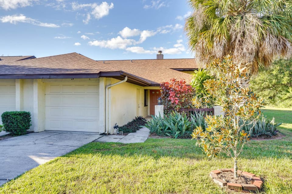 Pet-Friendly Lakeland Condo w/ Screened Porch! House in Lakeland