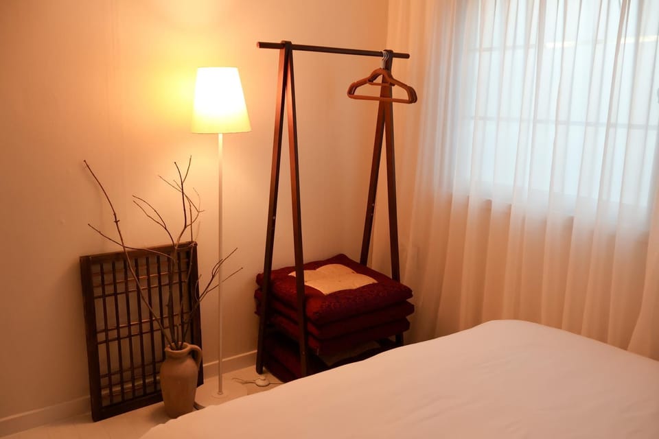 Stay Yeobaek,2BR,1BA - 2min to Hongdae, 5mins to Sangsu station Apartment in Seoul