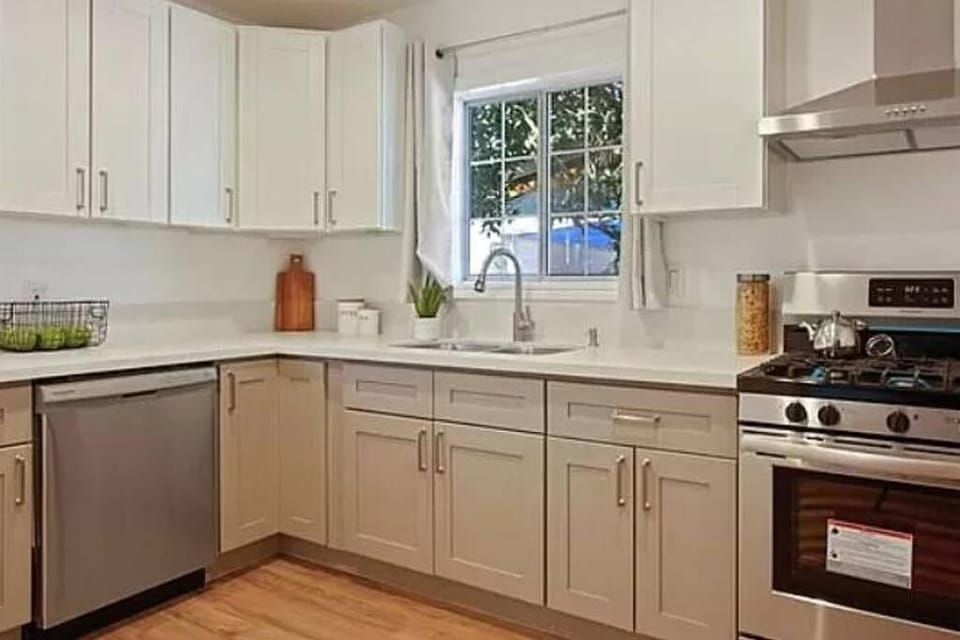 Spacious 3Bdr Home close to Manhattan Beach House in Lawndale