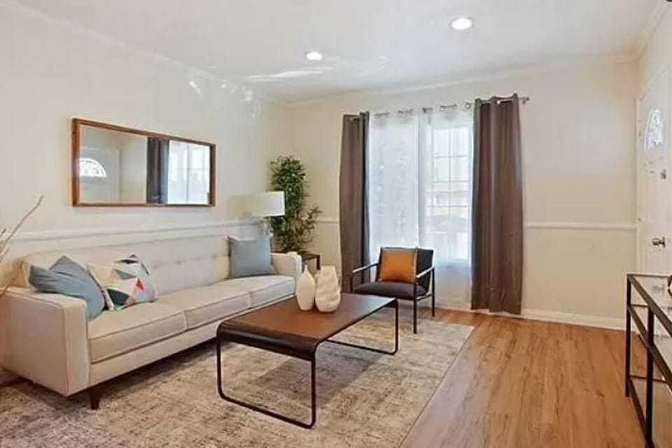 Spacious 3Bdr Home close to Manhattan Beach House in Lawndale