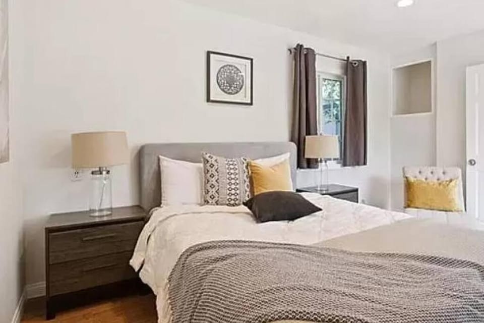 Spacious 3Bdr Home close to Manhattan Beach House in Lawndale