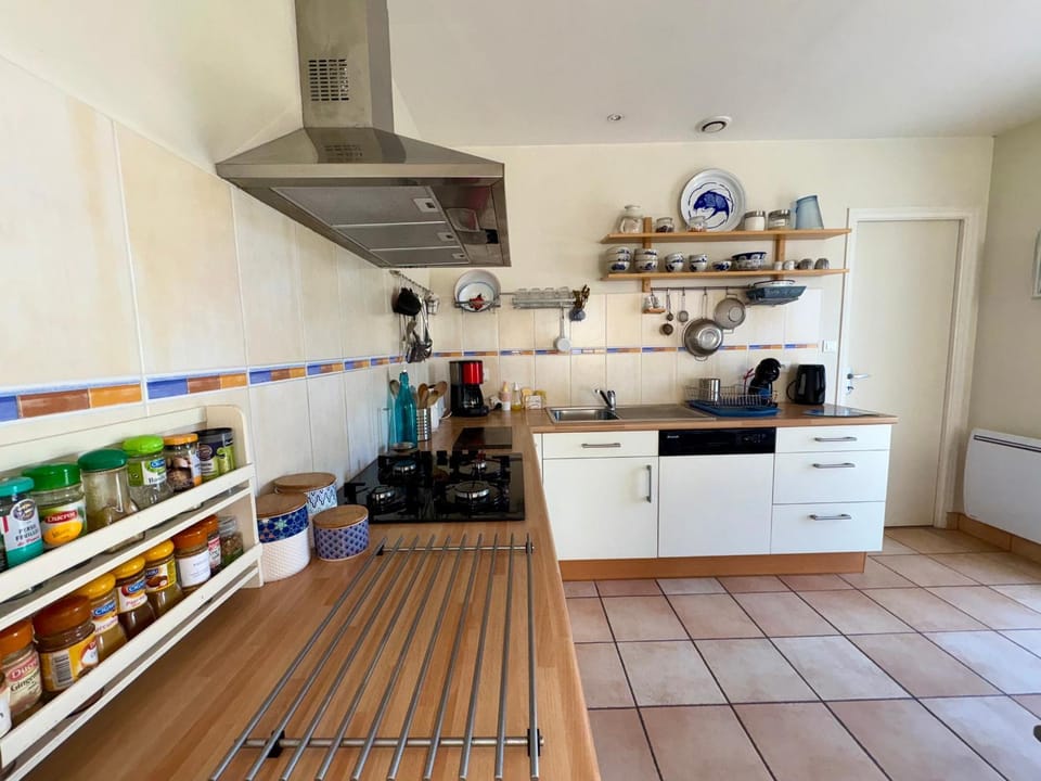 Maison spacieuse avec jardin, proche forêt et plage, 3 chambres, équipements de loisirs, parking privé - FR-1-323-435 House in Saint-Jean-de-Monts
