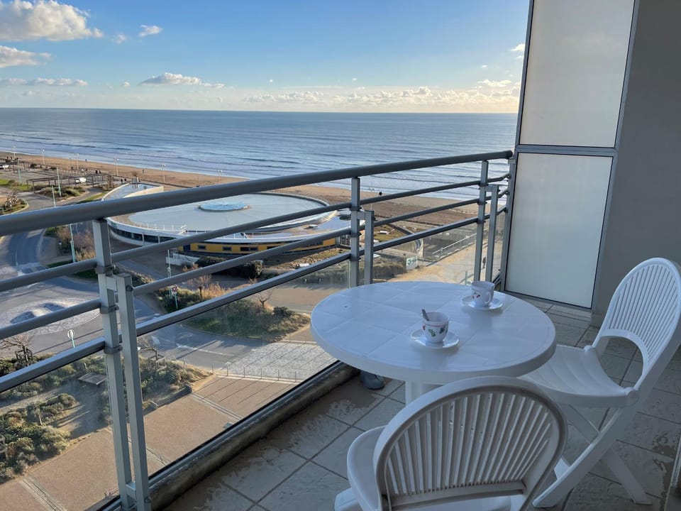 Studio confortable avec vue sur mer et WIFI à Saint-Jean-de-Monts - FR-1-323-418 Apartment in Saint-Jean-de-Monts