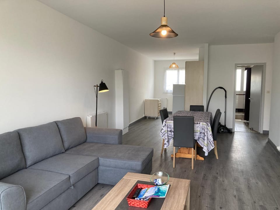 Spacieux appartement 4 pers à 200m de la plage avec parking privé - FR-1-323-443 Apartment in Saint-Jean-de-Monts
