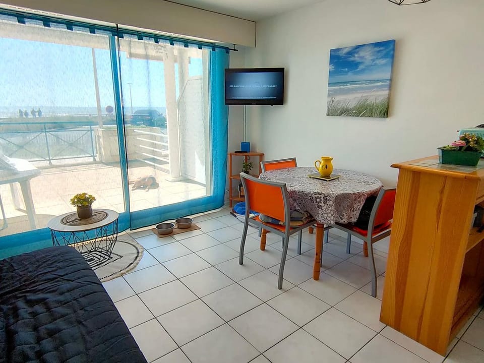 Bel Appartement Proche Mer avec Terrasse - Saint Hilaire de Riez - FR-1-323-455 Apartment in Saint-Jean-de-Monts