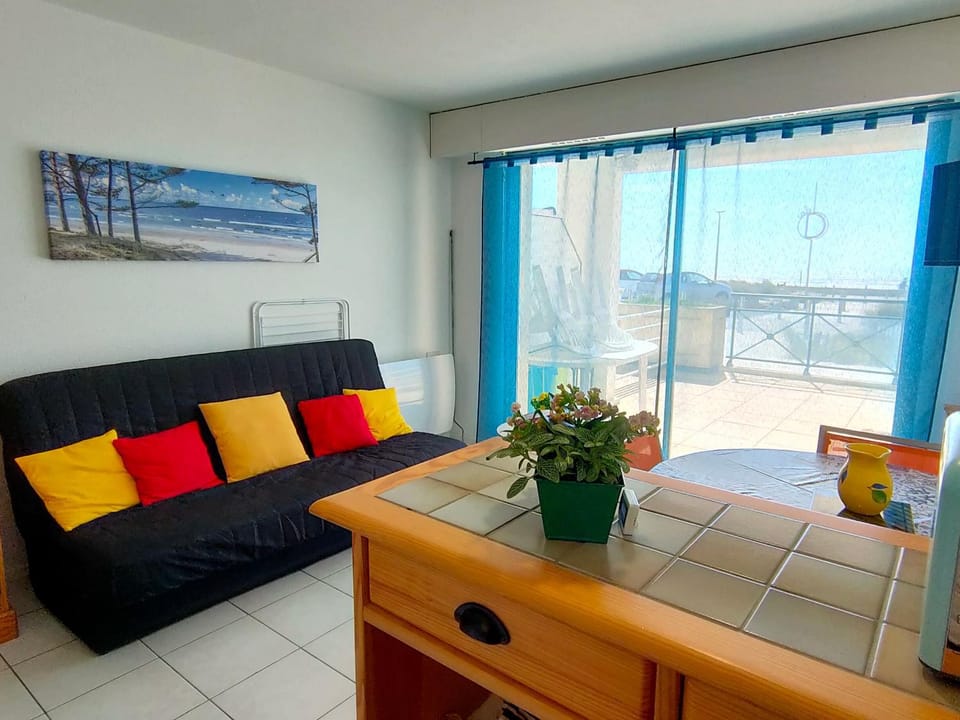 Bel Appartement Proche Mer avec Terrasse - Saint Hilaire de Riez - FR-1-323-455 Apartment in Saint-Jean-de-Monts