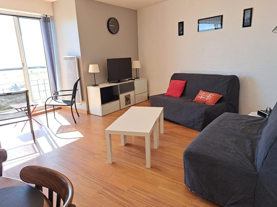 Bel appartement 2 chambres - face mer - 5 personnes, WIFI, animaux admis, parking - FR-1-323-457 Apartment in Saint-Jean-de-Monts