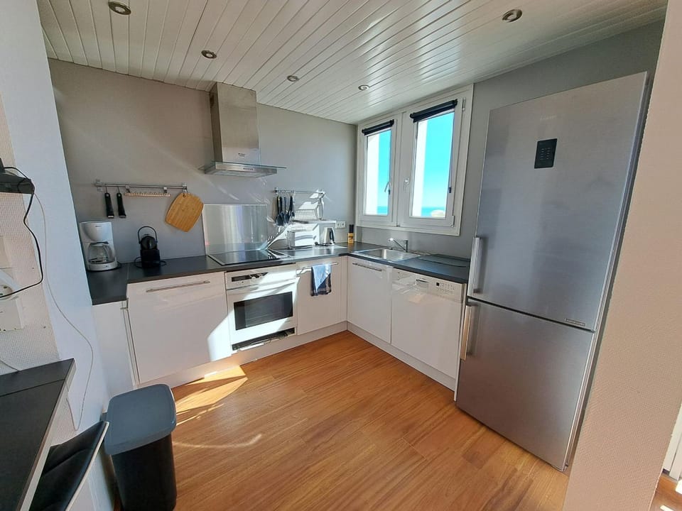 Bel appartement 2 chambres - face mer - 5 personnes, WIFI, animaux admis, parking - FR-1-323-457 Apartment in Saint-Jean-de-Monts