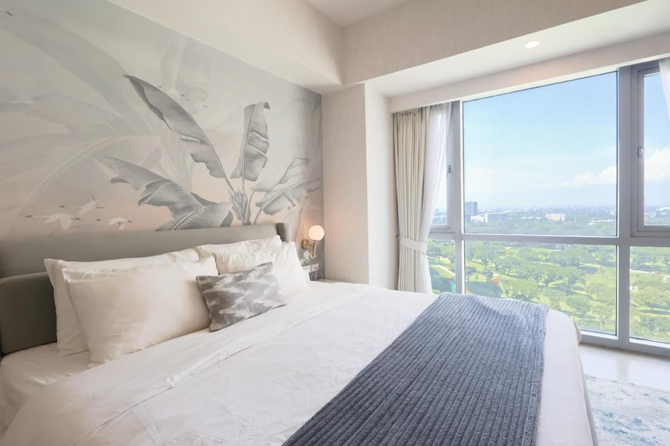 BGC Suite with Golf Course View Apartment in Makati