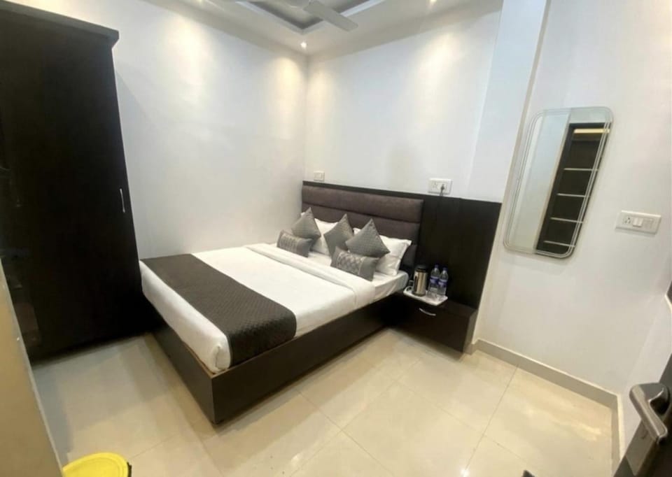 Butterflyi - near Kashi Vishwanath temple - Booking will be confirmed after advance only Bed and Breakfast in Varanasi