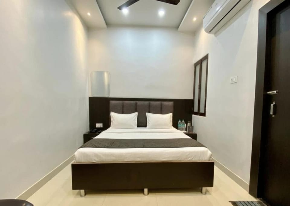 Butterflyi - near Kashi Vishwanath temple - Booking will be confirmed after advance only Bed and Breakfast in Varanasi