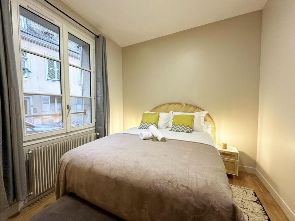 Le Saint Julien - City center - Self-entrance Apartment in Chartres