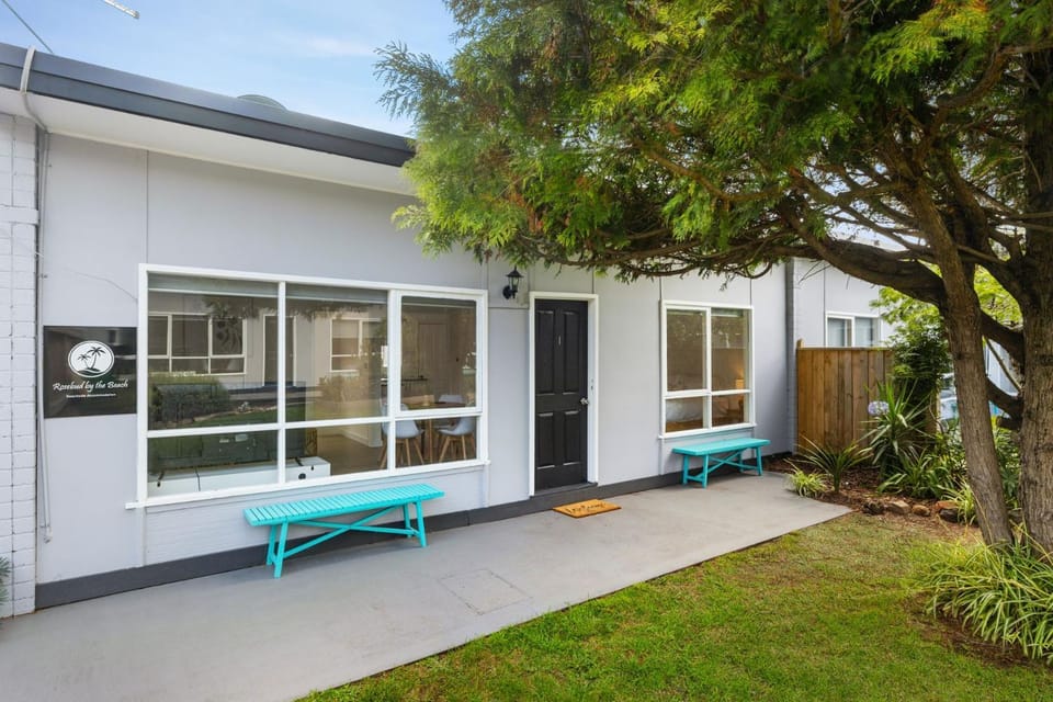 Rosebud by the Beach Coastal Cottage 1 Apartment in Melbourne