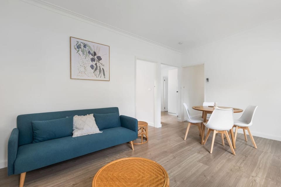Rosebud by the Beach Coastal Cottage 1 Apartment in Melbourne