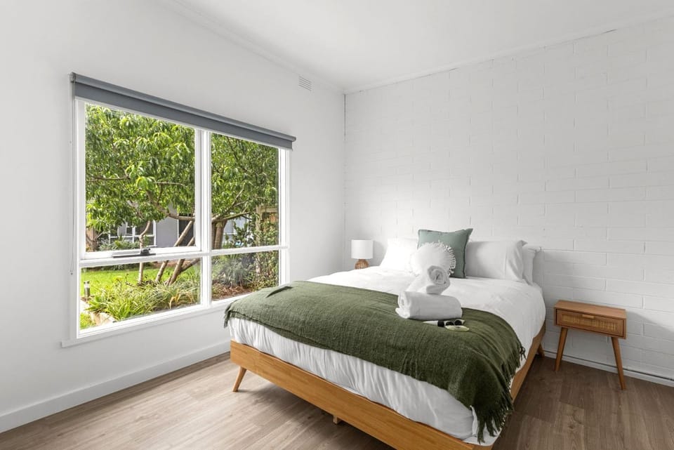 Rosebud Beachfront Haven Coastal Bliss Four Apartment in Melbourne