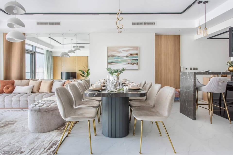 Frank Porter - Paramount Apartment in Dubai