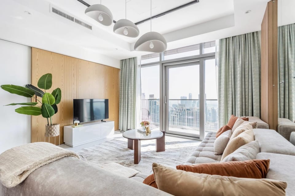 Frank Porter - Paramount Apartment in Dubai