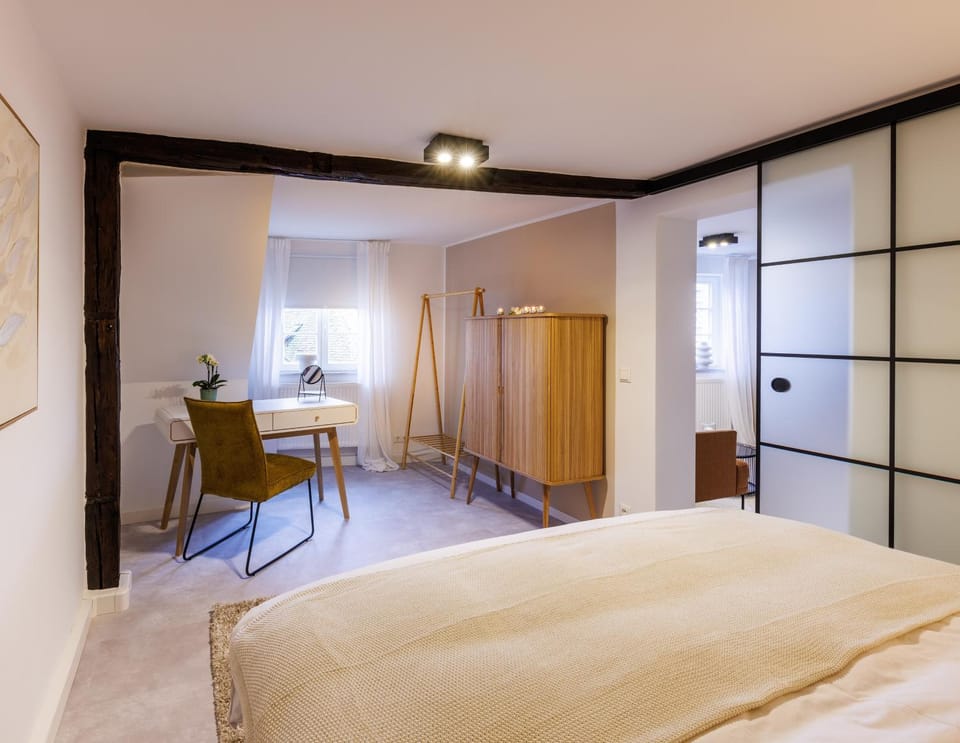 Bed, Photo of the whole room, Bedroom, hair dresser