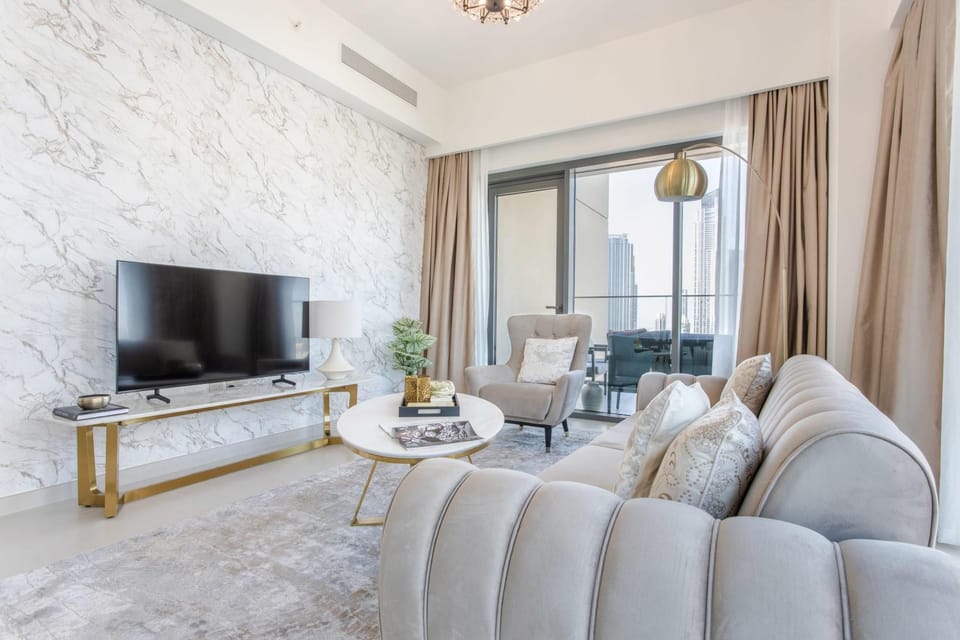 Frank Porter - Burj Royale Apartment in Dubai