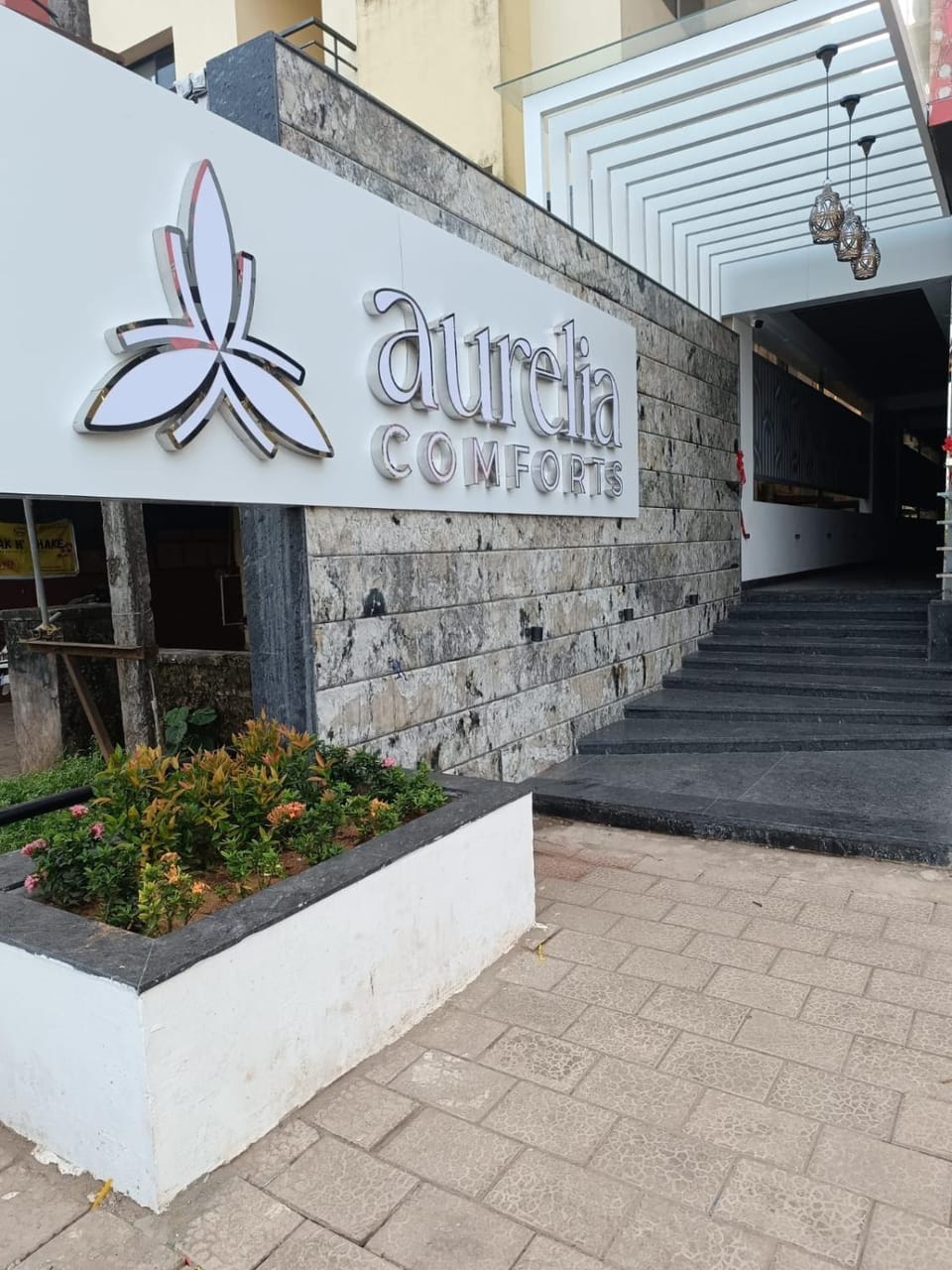 Facade/entrance