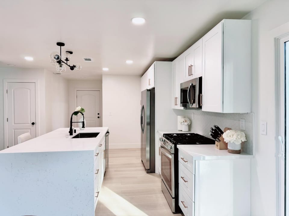 Kitchen or kitchenette, dishwasher, minibar, oven, pet friendly, stove