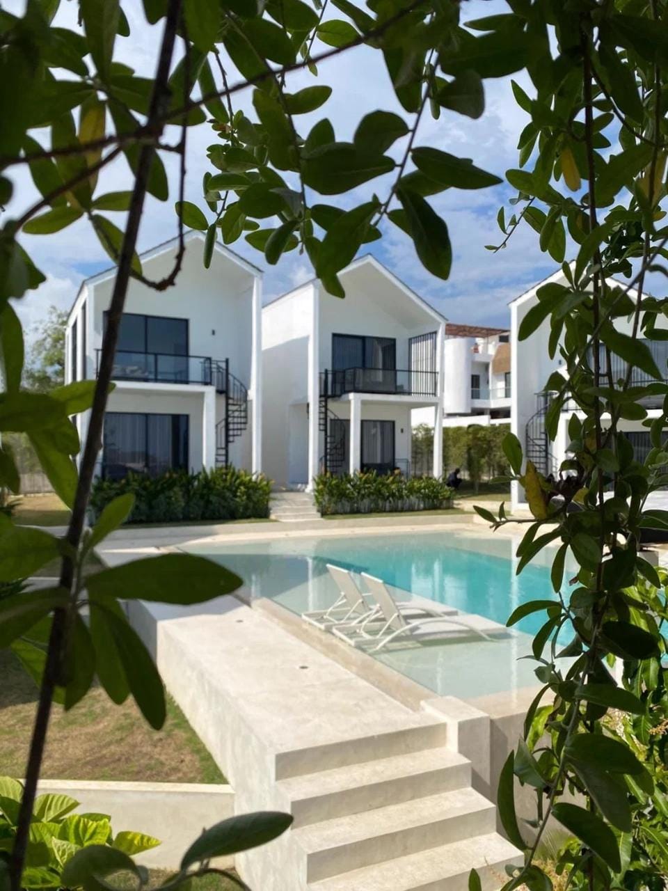 Property building, Swimming pool
